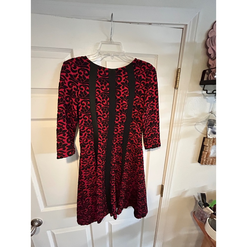 C. Wonder Red Black Damask Fit Flare Dress 3/4 Sleeve Exposed Zip Womens Size 6